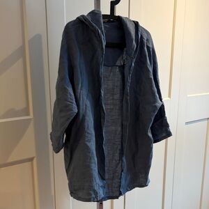 Women's Blue Butterfly Hooded 100% Linen Top